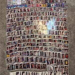 Over 830 card lot of 2025-26 Topps Flagship vet & Rookie basketball cards